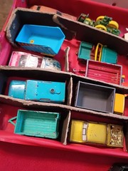 Vintage 1966 Mattel Miniature cars Carrying Case With Cars Lot One Redline Read