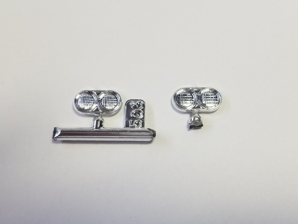 HEADLIGHTS from Kenworth Aerodyne Cab Over AMT 1:25 Model Kit