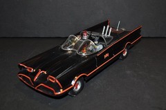 Polar Lights #881 The Batmobile Deluxe Edition 1/25 Scale Plastic Model Kit