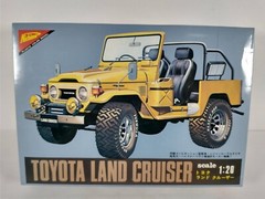 Toyota Land Cruiser 4×4 4 Wheel Drive Nichimo 1:20 Model Kit Sealed Parts Bags