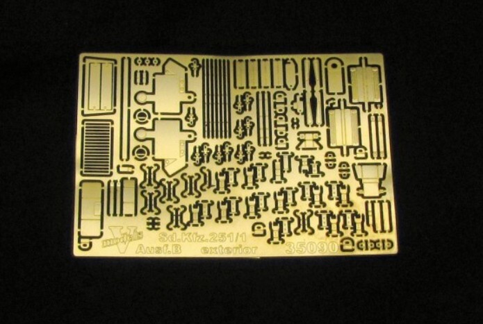 Sd.Kfz. 251/1 Aust.В exterior 1/35 Vmodels 35090