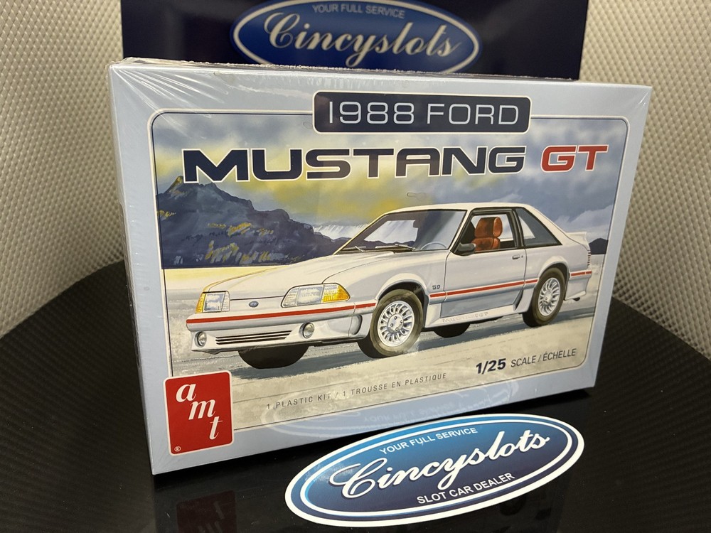 AMT 1988 Ford Mustang GT 5.0 FOX BODY 1:25 Scale Plastic Model Kit SEALED NEW