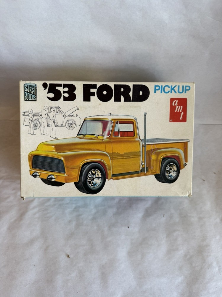 VINTAGE AMT #T410 1953 FORD F100 PICKUP TRUCK STREET ROD 1:25 MODEL New