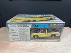 AMT/Ertl – CHEVROLET C-1500 SPORTSIDE TRUCK – 1:25 SCALE KIT #6082 – VINTAGE NIB