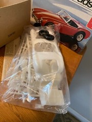 AMT Modern Classic Cobra Roadster 1:25 Scale Skill Level-2 Open Box but Complete