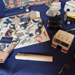 AMT Semi Trucks – Trailers 1/43 Model Kit Lot Tone of Pieces