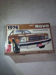 A7B VINTAGE AMT 1/25 1976 CHEVY NOVA MODEL CAR KIT #T472 Open, Complete?