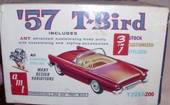 AMT 57 T-BIRD FORD THUNDERBIRD 3 IN 1 MODEL KIT 1:25 T2257