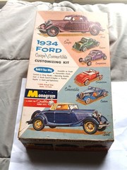 Monogram 1934 Ford Coupe/Roadster Model Kit 1/24