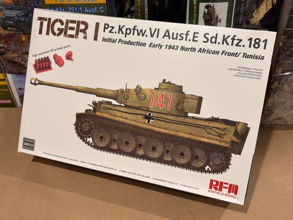 RFM 5001U Tiger I Pz.Kpfw.VI Ausf.E Sd.Kfz.181 North Africa Model Kit
