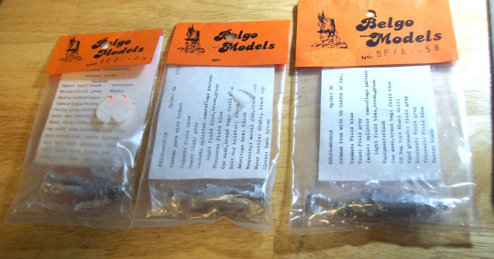 1/35 BELGO 3 METAL WW2 GERMAN PARATROOPERS & TANKER