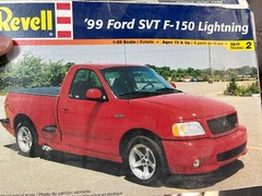 Revell 1999 Ford F-150 Lightning Pickup Truck kit 1/25 Model Car McM Niob.