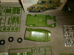 MONOGRAM 1/24 1939 CHEVROLET SEDAN DELIVERY PLASTIC MODEL CAR KIT – COMPLETE