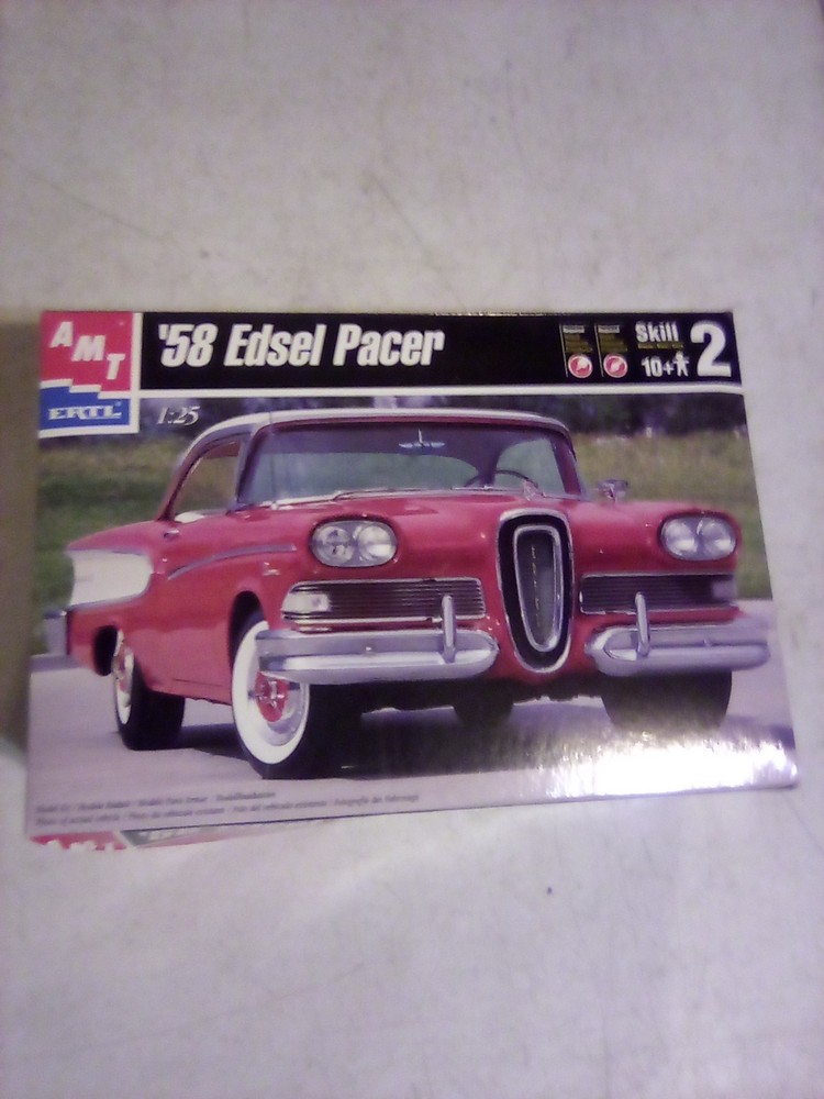A2E AMT/ERTL ’58 Edsel Pacer Model Kit #30032 1:25 NIOB