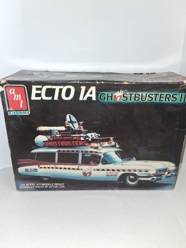 AMT Ghostbusters Ecto-1a Movie Car Model Kit 1:25 Scale