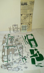 1961 REVELL AUSTIN HEALEY COMPETITION ORIGINAL ISSUE MODEL KIT # H-1244-14 & BOX