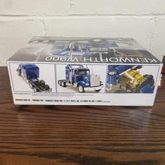 Revell Kenworth W900 1:25 Plastic Model Kit Decals Included Truck