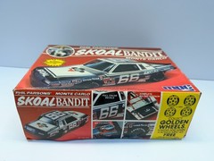 MPC 1:25 Scale Parson’s Skoal Bandit Monte Carlo Stock Car Sealed Inside Model