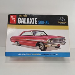 AMT 1964 FORD GALAXIE 500-XL 1/25 SCALE MODEL KIT “Craftsman Plus Series” READ