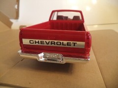 AMT/Ertl 1993 Chevrolet C-1500 Extended Cab,  Victory Red NEW IN BOX