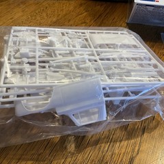 Revell 1/25 1966 Chevy Fleetside Pickup Plastic Model Kit