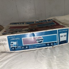 AMT 1/43 Pepsi Kenworth truck and trailer model kit