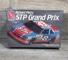 VTG 1990 Richard Petty 1/25 Model Kit NASCAR STP Grand Prix AMT ERTL 6728 SEALED