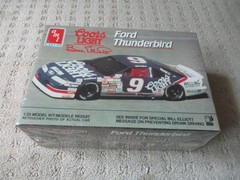 AMT #9 Coors Light Ford Thunderbird Bill Elliott Kit # 6740 Factory Sealed 1:25