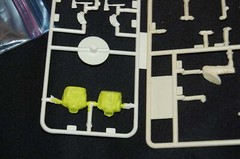 VINTAGE REVELL 1988 GERMAN 1/32 ? 1/24 1/25 FIREFIGHTERS? RARE HTF PARTS SPRUES