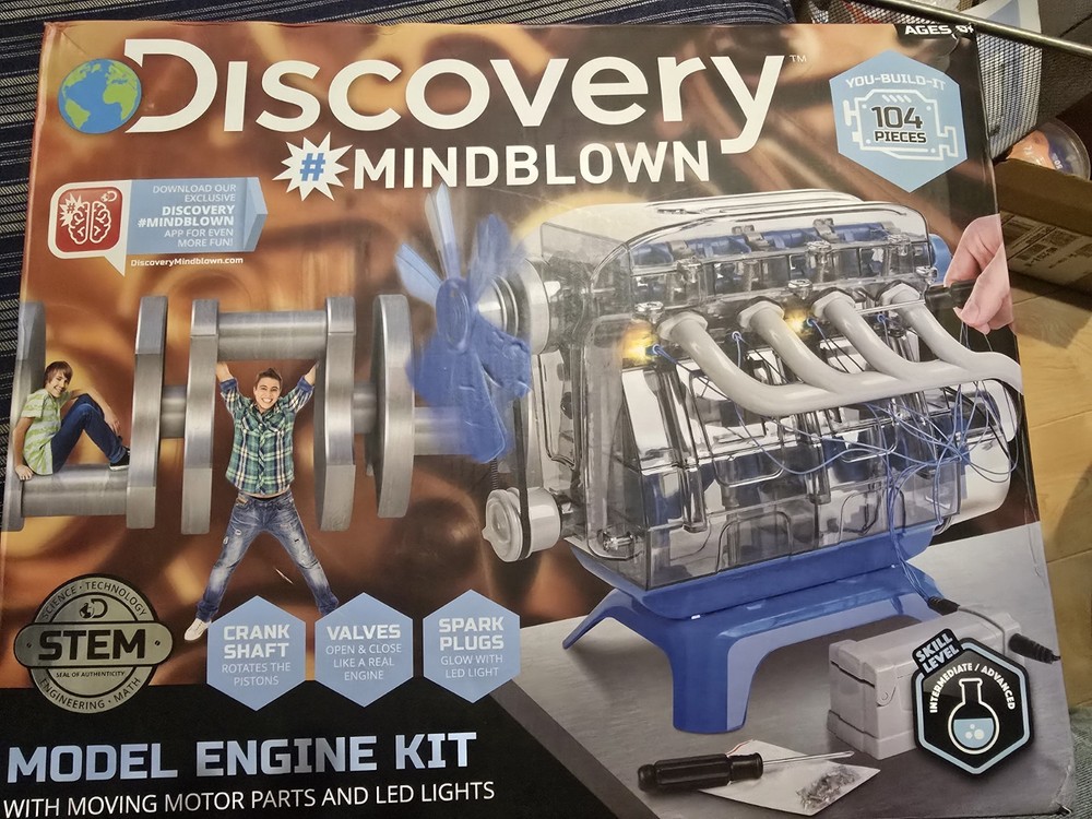 DISCOVERY MINDBLOWN Model Motor Engine Kit STEM Ages 8+ NEW 104 Piece Kit