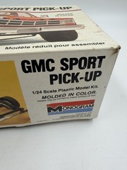 Vintage Monogram 1978 GMC Sport Pickup Truck Model Kit 1/24
