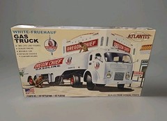 Atlantis White-fruehauf Model Kit 1/48 Scale Oregon Cheif Gasoline