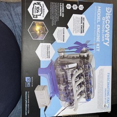 Discovery™ #Mindblown Model Engine Kit, with Moving Motor Parts And LED Lights