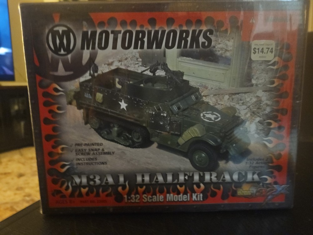 2003 Motorworks Ultimate Soldier 32x 1:32 M3A1 Halftrack Model Kit 21st Century