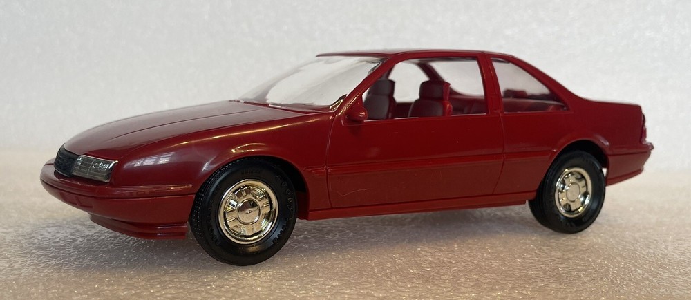 1988 Chevrolet Beretta Red Dealer Promo Car 1:25 AMT ERTL