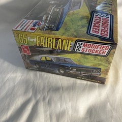 2020 AMT 65 Ford Fairlane Modified Stocker Plastic Model Car Vehicle Kit 1/25