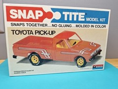 Revell AMT Ertl Monogram MPC 1/32 Model Part Snap Tite Toyota Pickup Yellow Body