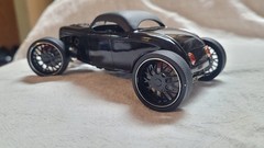 Cool Custom built up 1930-32 Ford Pro Touring Roadstr model car Gloss black 1/25