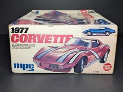 New MPC Rainbow Vette Corvette Model Kit #1-7830 1/20 Scale