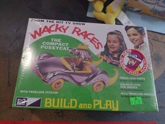 1:25 Wacky Races: Compact Pussycat Figure Snap MPC Model Kit Penelope Pitstop