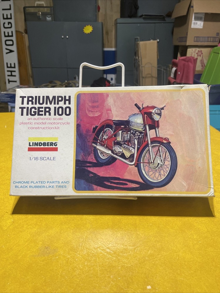 Lindberg Triumph Tiger 100 Motorcycle 1:16 Plastic Model Kit 2403 Nos