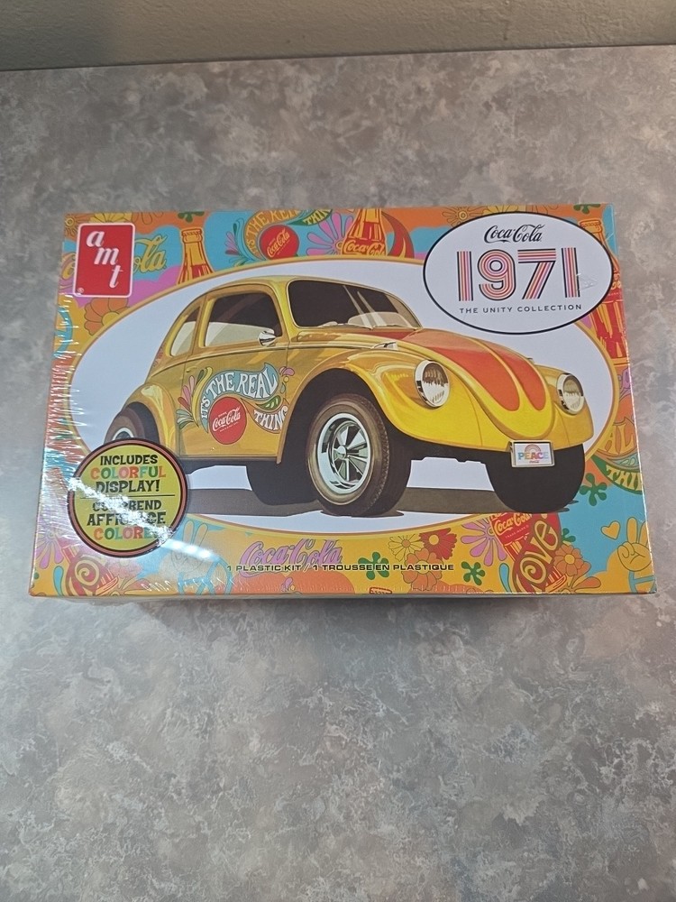 AMT Volkswagen Superbug 1971 Unity Coke AMT1284M Plastic Model Kit 1/25 – SEALED