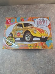 AMT Volkswagen Superbug 1971 Unity Coke AMT1284M Plastic Model Kit 1/25 – SEALED