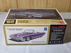 AMT 1/25 SCALE ’62 FORD THUNDERBIRD 2 IN 1 CUSTOMIZING KIT FACTORY SEALED 2011