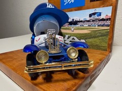 LA Dodgers Pro Built Bullpen Hot Rod Show Car 1/24 scale MLB Model CustomDisplay