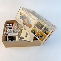 AMT 1964 Studebaker-Avanti Modern Classic T413 1:25 Model Kit Open Box