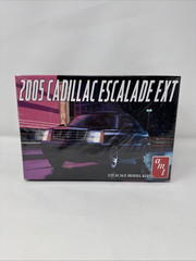 Cadillac 2005 Escalade EXT 1/25 Model Kit AMT 1317 Factory Sealed M23