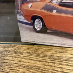 Revell 1970 Dodge Challenger T/A 2 ‘n 1 1/24 Scale Plastic Model Car Kit 85-2596