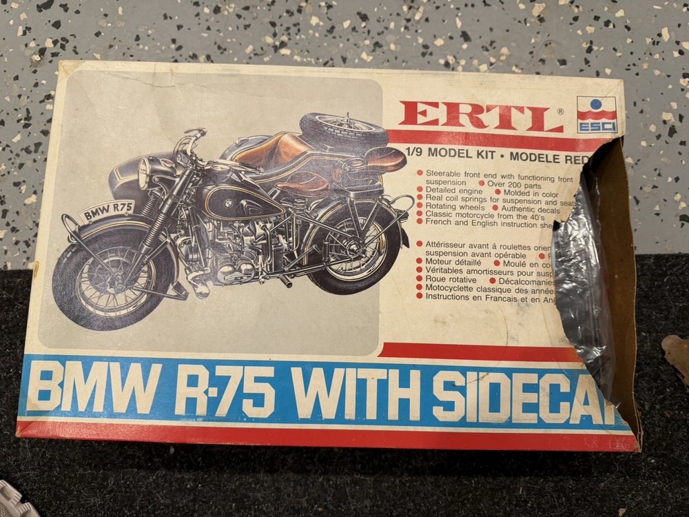 Ertl 1/9 BMW R-75 motorcycle with Sidecar WP235
