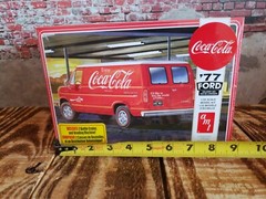 1:25 Scale Coca-Cola 1977 Ford Delivery Van Plastic Model Kit – AMT #1173M/12